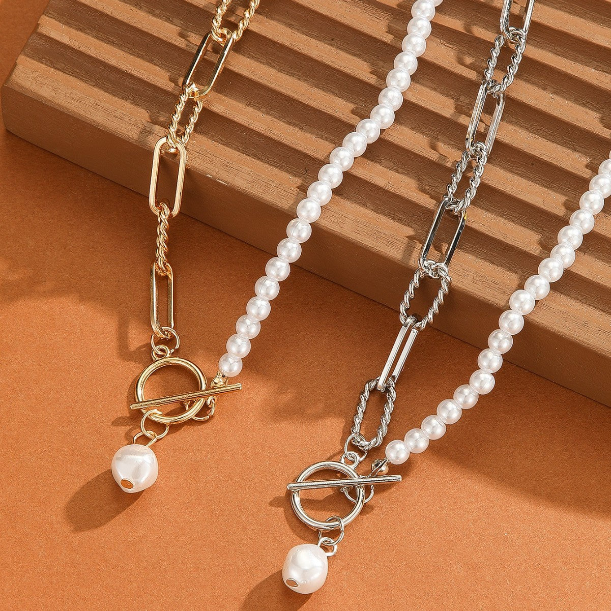 Vanessa Sculpted Necklace